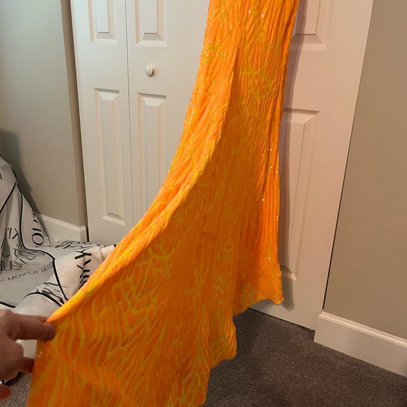 Never worn, Jovani sequined floor length gown, size 8, yellow/orange GORGEOUS - Picture 2 of 8